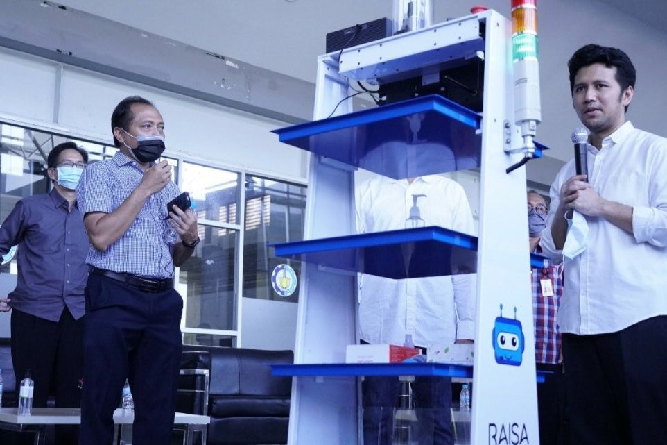 Emil Jatuh Hati ke RAISA, Robot Pelayan Pasien Corona