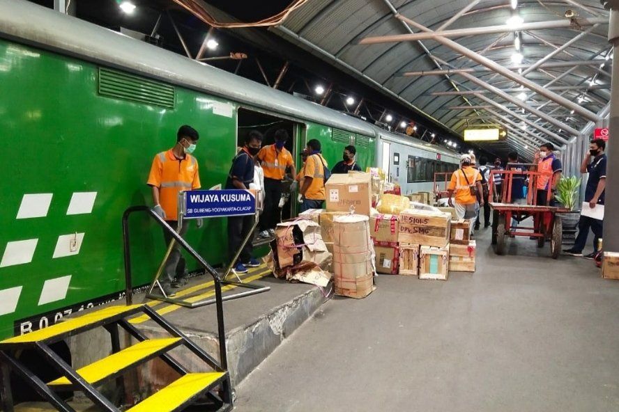 Melalui Rail Express, KAI Siap Angkut Bahan Pangan Selama PSBB
