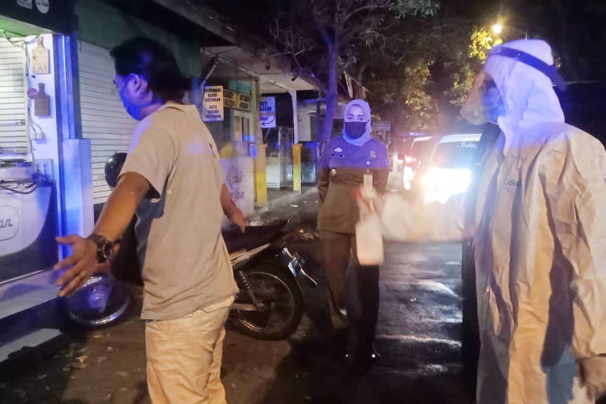 Razia PSBB di Gresik, Pengunjung Warkop Reaktif Covid-19