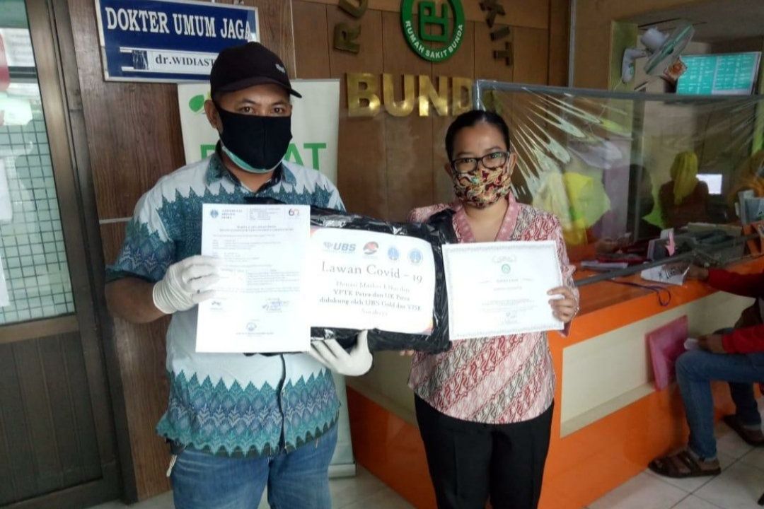UK Petra Salurkan Ribuan Masker KN95 ke RS di Aceh hingga Ambon
