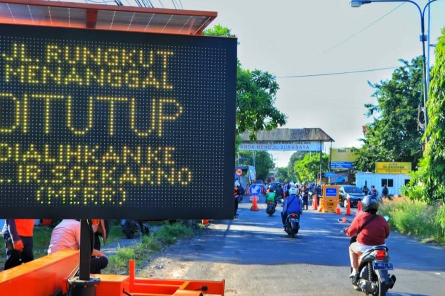 Surabaya Tutup Akses Jalan di Daerah Risiko Tinggi Penyebaran Covid-19