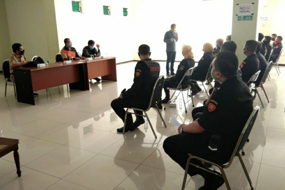 Staf Kelurahan dan Petugas Keamanan Dilatih Lacak Penularan Covid-19