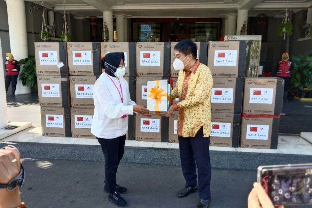 Pemerintah Guangzhou dan UCLG Aspac Bantu 40 Ribu Masker untuk Surabaya