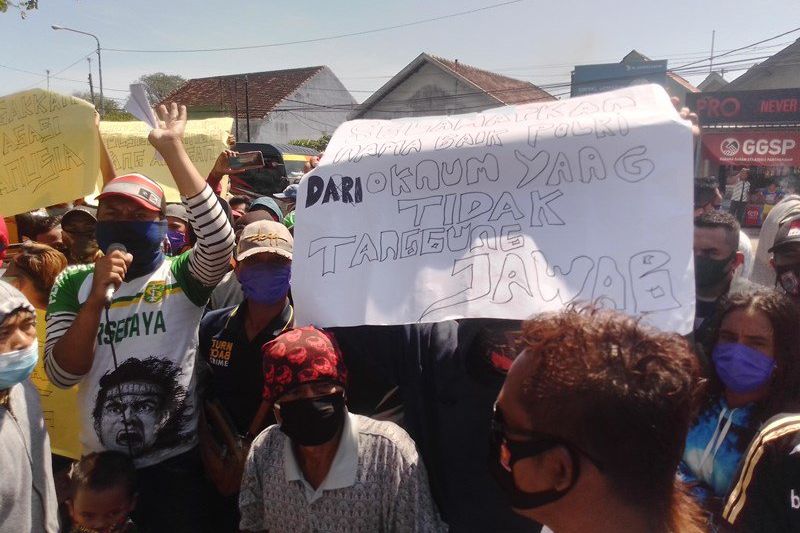 Warga Probolinggo Luruk Polsek Protes Penangkapan Pelaku Pencurian