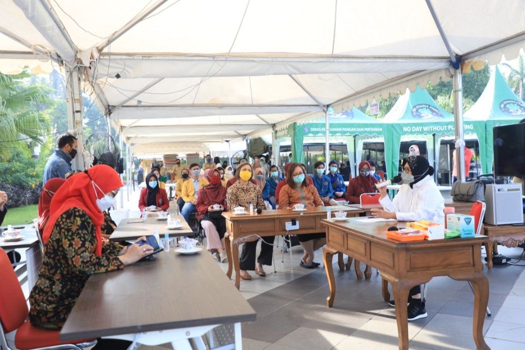 Puluhan Mahasiswa Enam Universitas di Surabaya Jadi Relawan Penanganan Covid-19