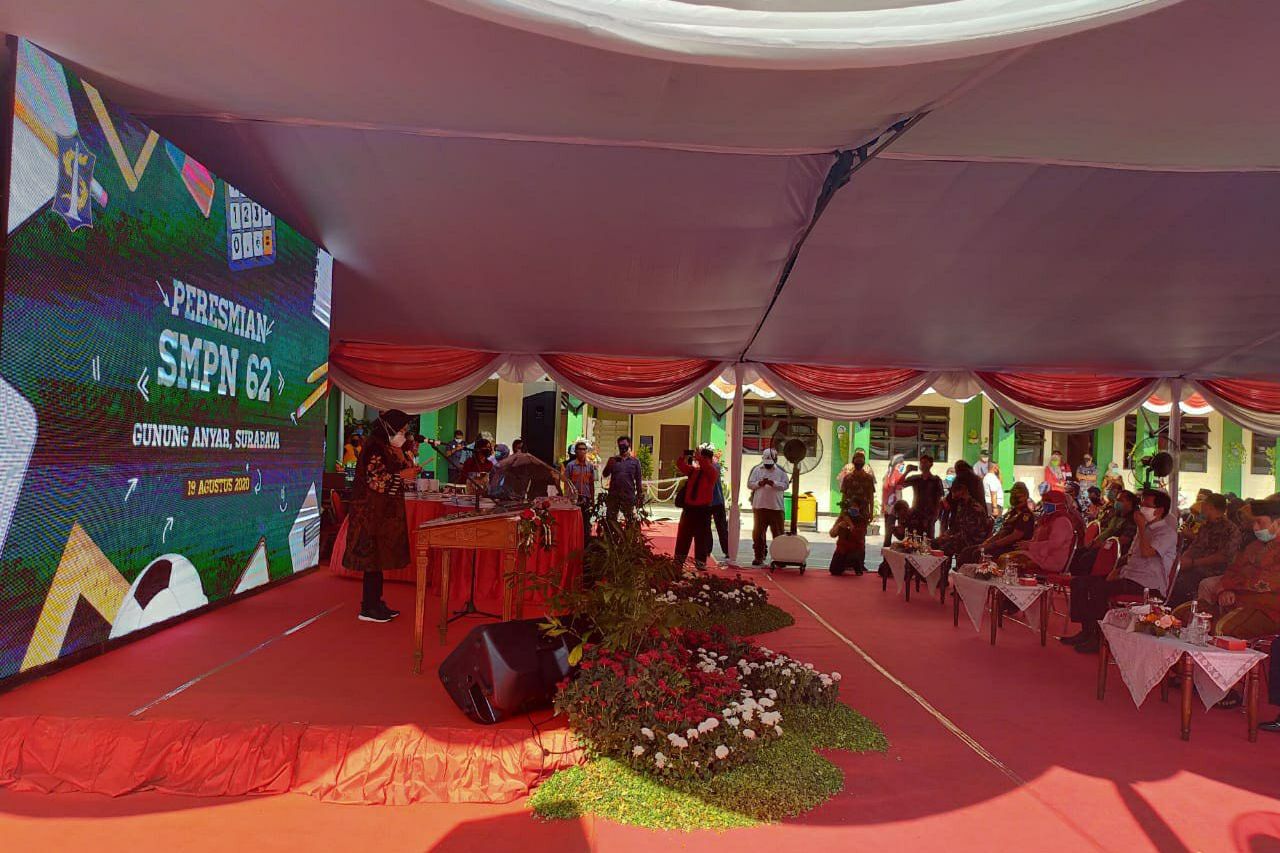 Resmikan SMPN di Pinggiran Surabaya, Ini Pesan Risma