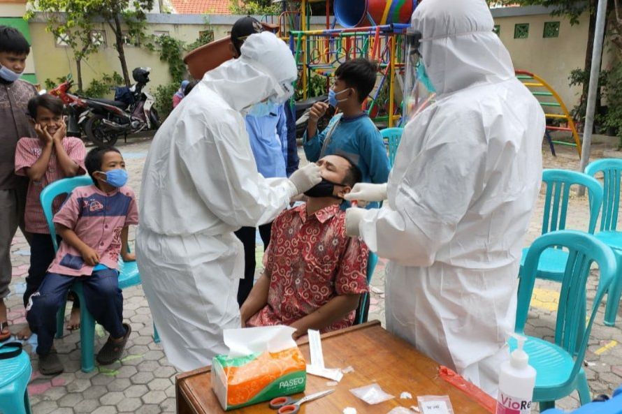Tes Swab Sasar Karyawan Barbershop, Salon hingga Tukang Pijat