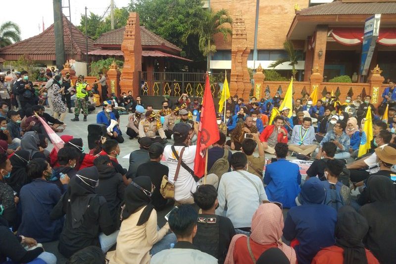Protes UU Cipta Kerja, Ketua DPRD Ini Berharap Tak Ada Tragedi seperti Tahun 1998