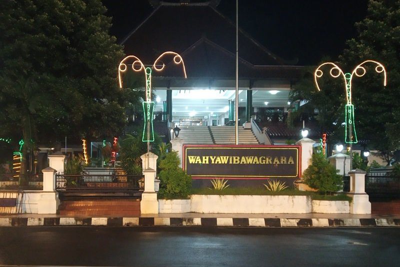 BPK Gagal Buka Gudang Bantuan Covid-19 di Rumah Dinas Bupati Jember