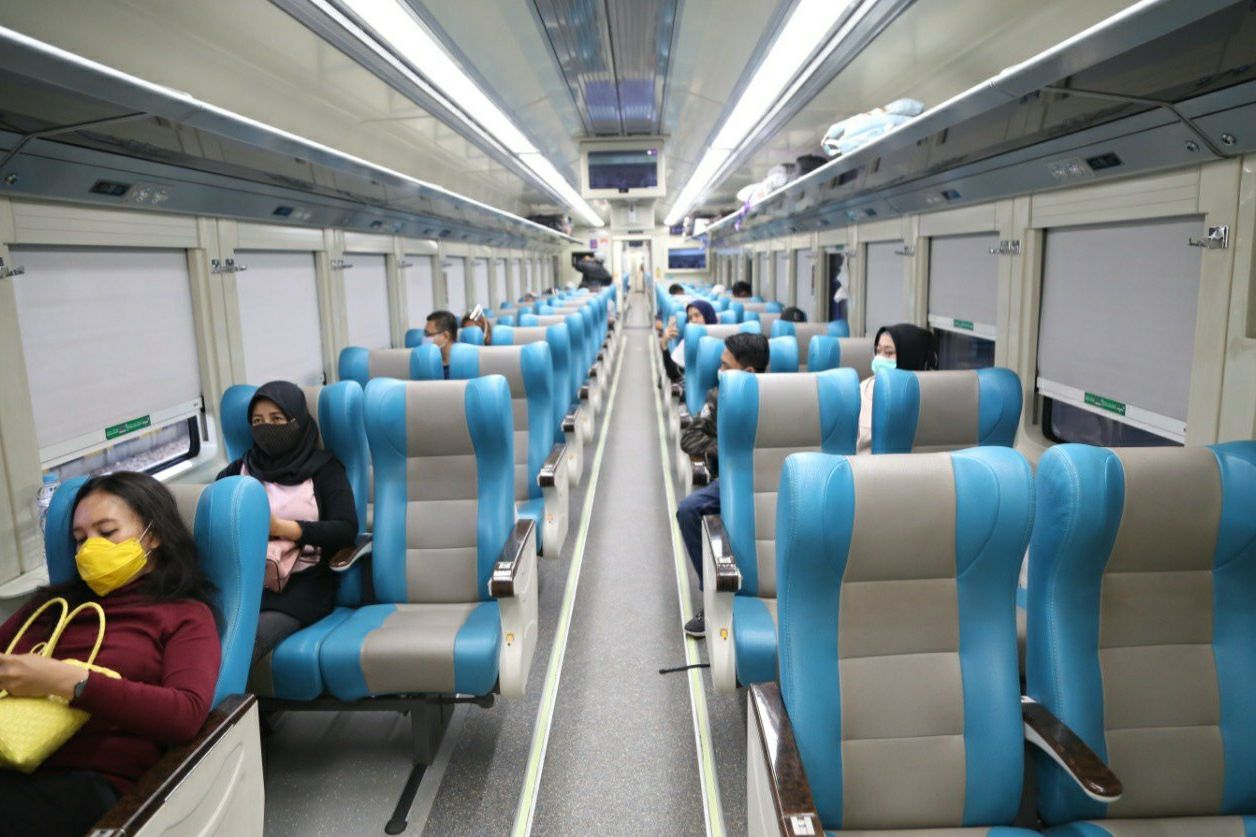 Long Weekend, 16 Ribu Penumpang Padati Stasiun di Wilayah Daop 8