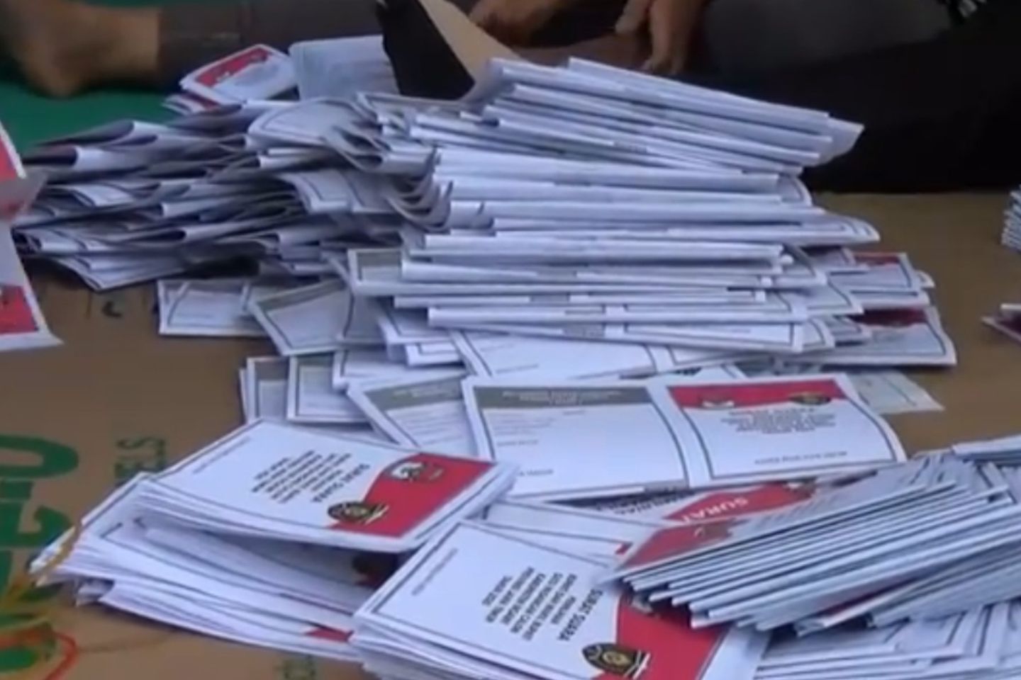Kekurangan dan Kerusakan Ratusan Surat Suara Pilkada Ngawi Diganti