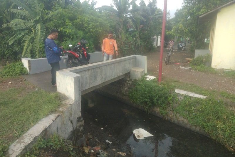 Diduga Dilahirkan di WC Umum, Bayi Ini Dibuang di Sungai