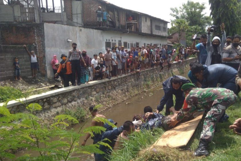 Ada Luka, Polisi Selidiki Mayat Mengapung di Gladak Serang Probolinggo