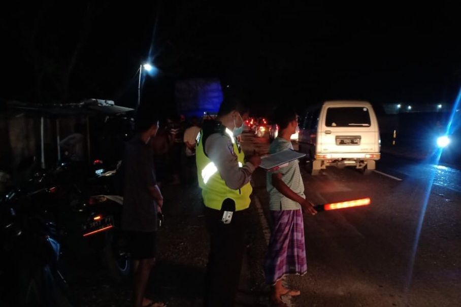 Mendahului Truk, Pemotor di Jalur Pantura Probolinggo Tewas Ditabrak Truk Lain