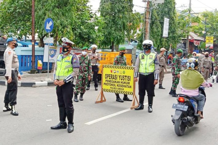 Cegah Kerumunan, <em>Hajatan</em> Selama PPKM Dilarang