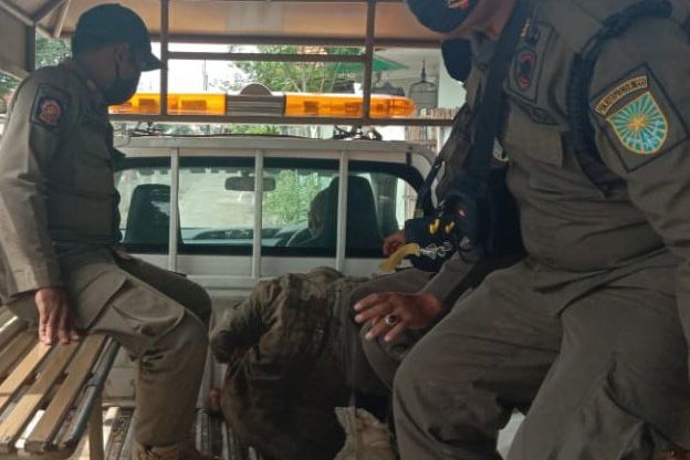 Mengamuk dan Lukai Warga, Satpol PP Kota Probolinggo Amankan ODGJ