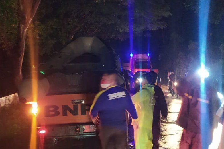 Banjir Setinggi Satu Meter Campur Lumpur Terjang Rumah Warga Probolinggo