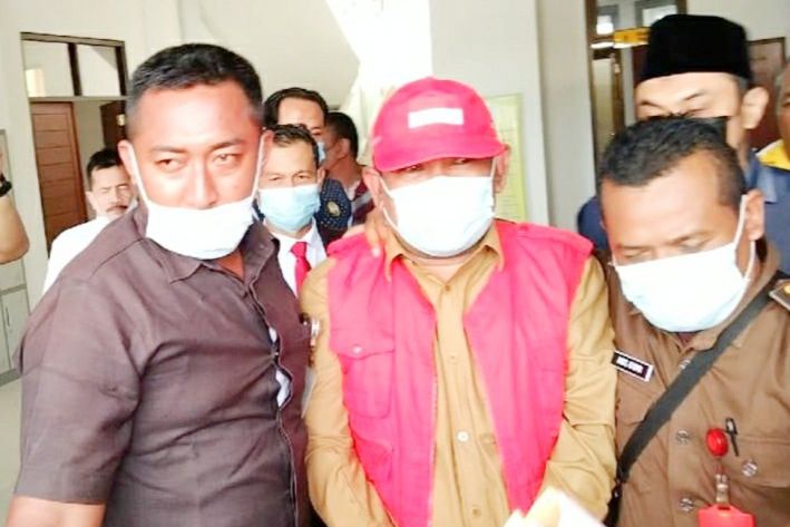 Berkas Perkara Korupsi Pengelolaan Keuangan Kecamatan Duduksampeyan, Tahap Dua