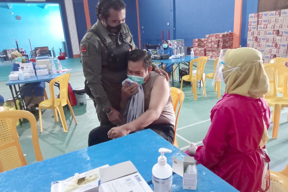Sakit dan Terkonfirmasi Covid-19, Vaksinasi PNS dan PHL Polres Madiun Tertunda 