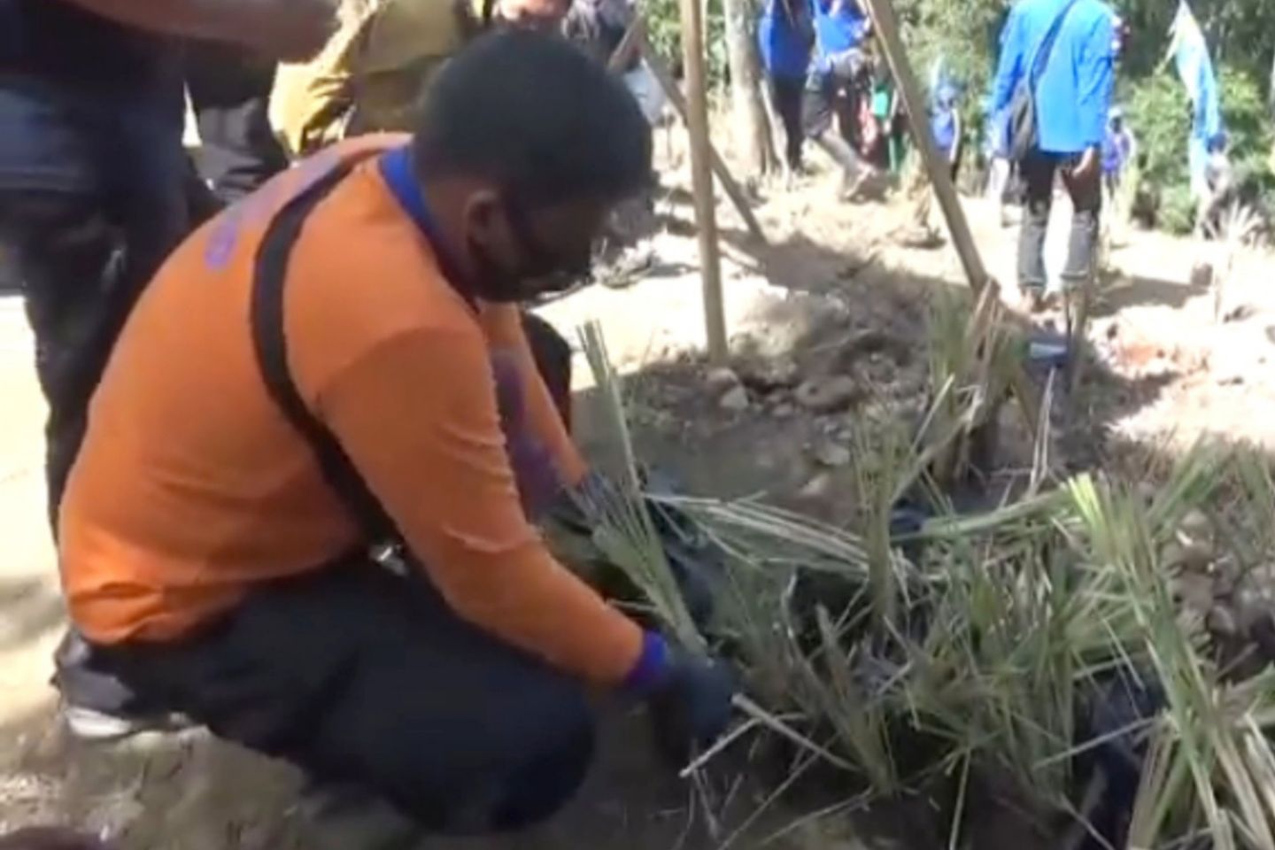 Peringati Hari Air Sedunia, Pemkab Madiun Tanam Akar Wangi 