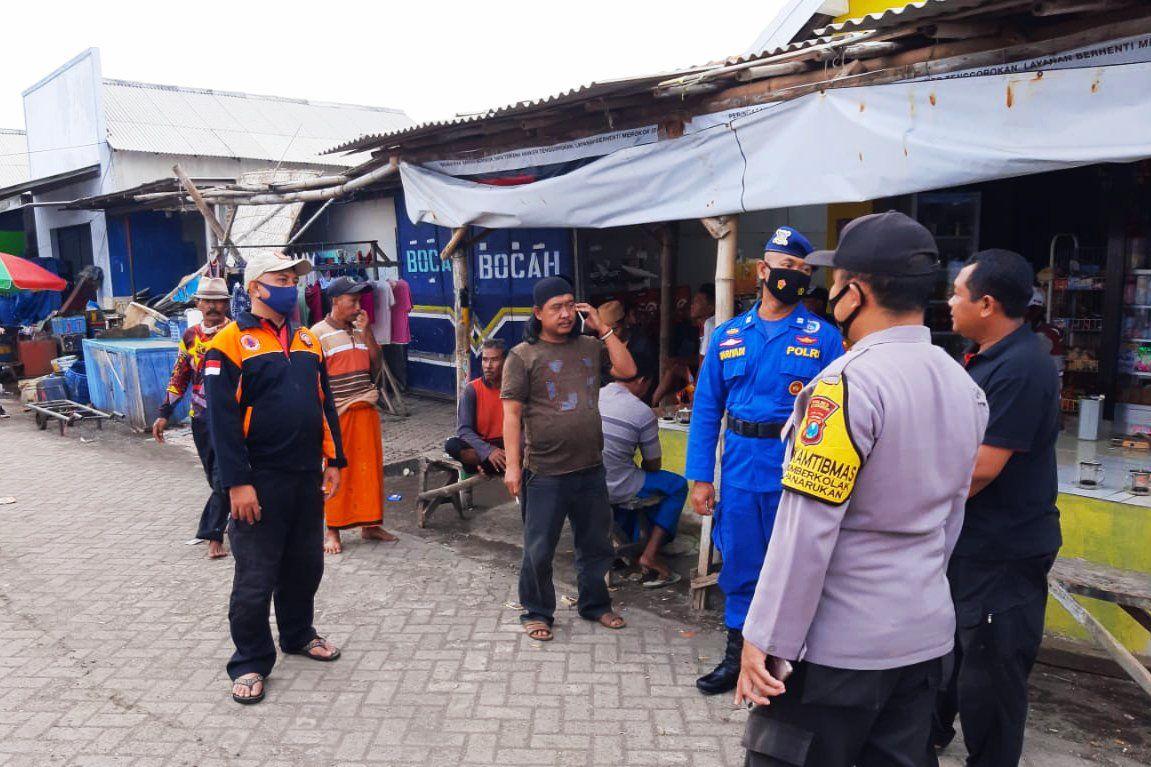 Kelebihan Muatan Ikan, Perahu Nelayan Situbondo Tenggelam di Selat Madura