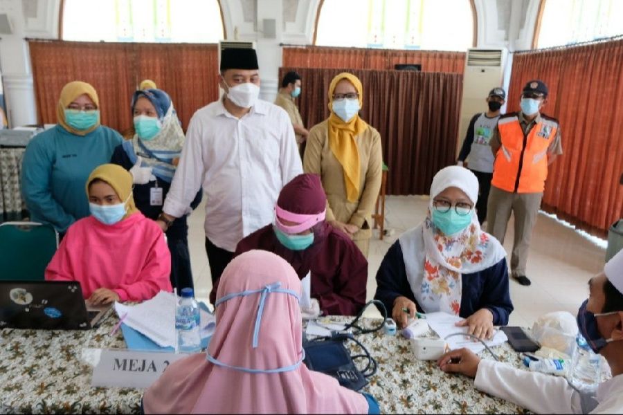 Menjelang Ramadan, Santri dan Ustaz Ponpes di Surabaya Mulai Divaksin
