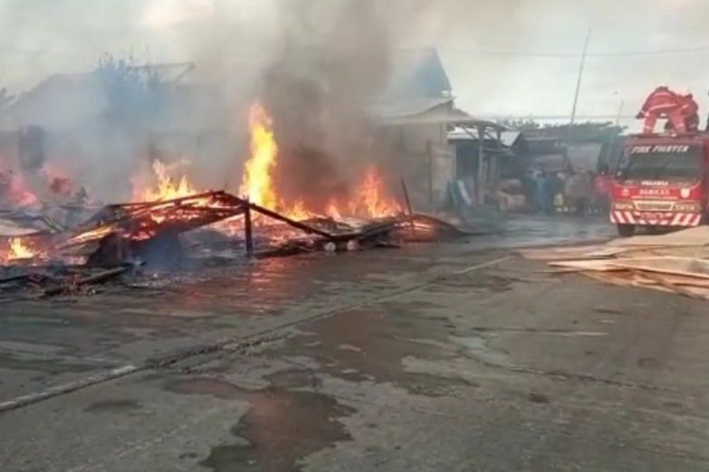 Empat Gudang di Probolinggo Ludes Terbakar