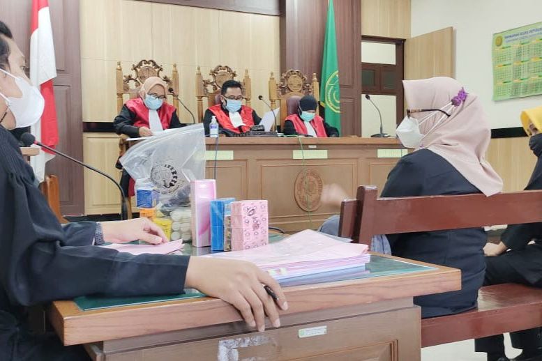 Jual Kosmetik Ilegal dan Mengandung Merkuri, Warga Gresik Diadili