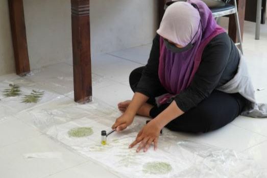 Dosen dan Mahasiswa Kompak Berbagi Ilmu dengan Warga Kampung Herbal