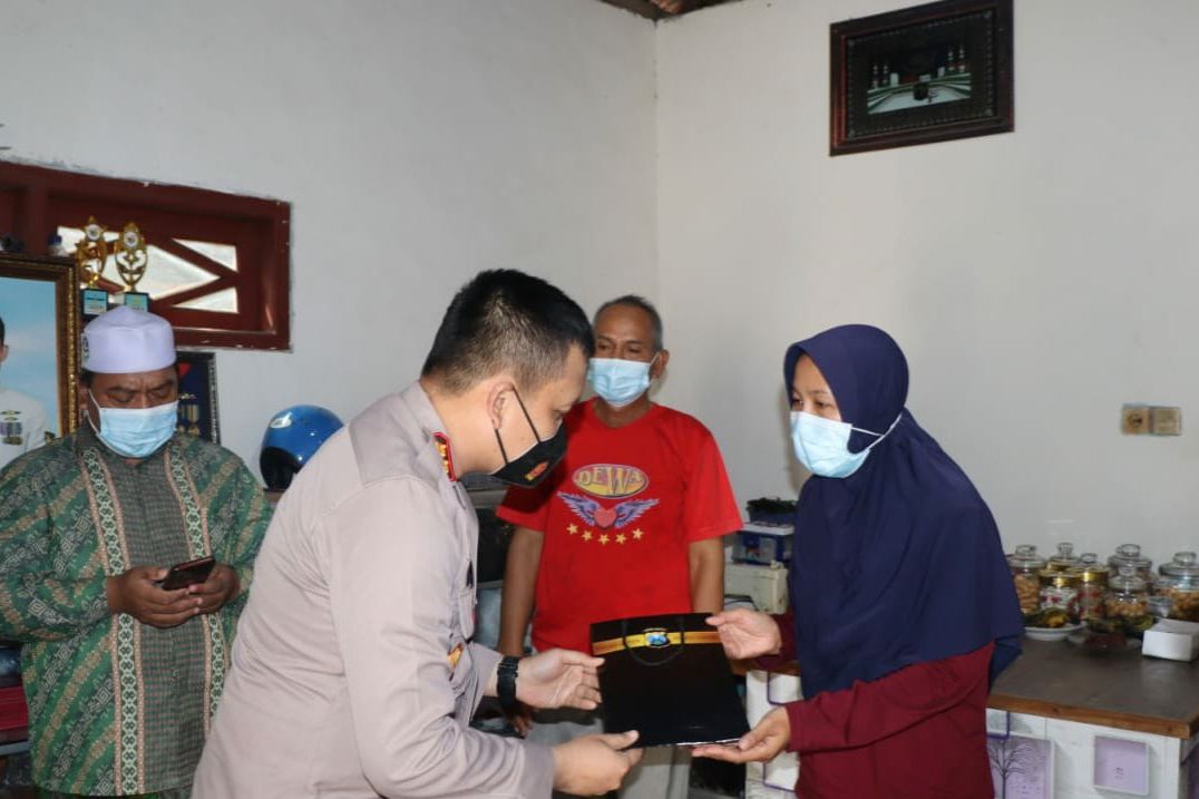 Polres Gresik Beri Tali Asih pada Lima Keluarga Awak KRI Nanggala-402
