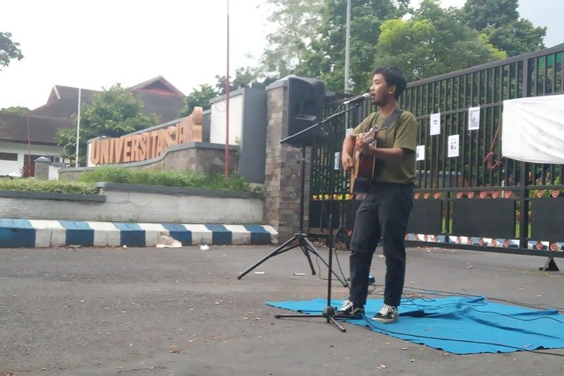 Mahasiswa Desak Polisi Tahan RH Dosen Unej Tersangka Cabul