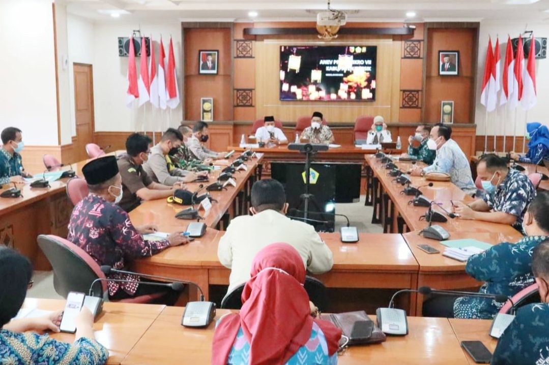 Pakar Satgas Covid-19 Evaluasi Penerapan Prokes di Kabupaten Gresik