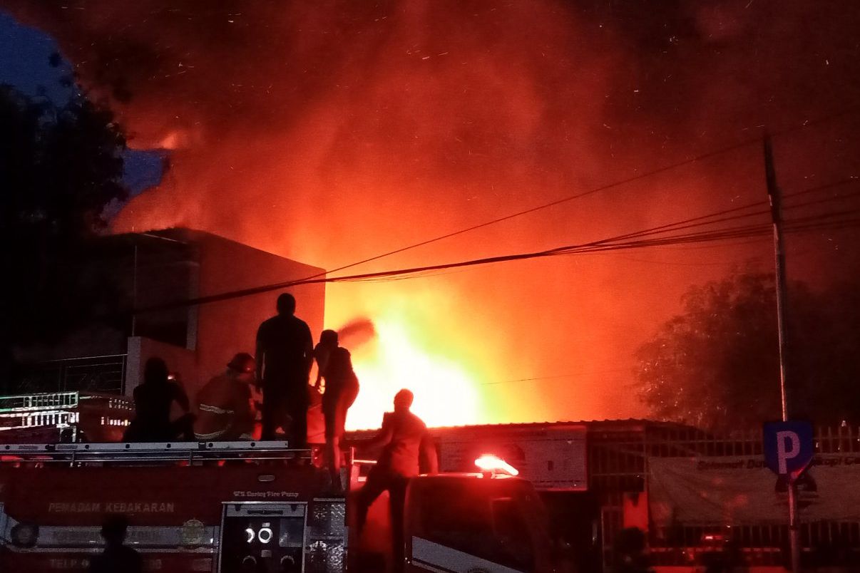 Malam Takbiran, Toko Onderdil Motor di Madiun Terbakar