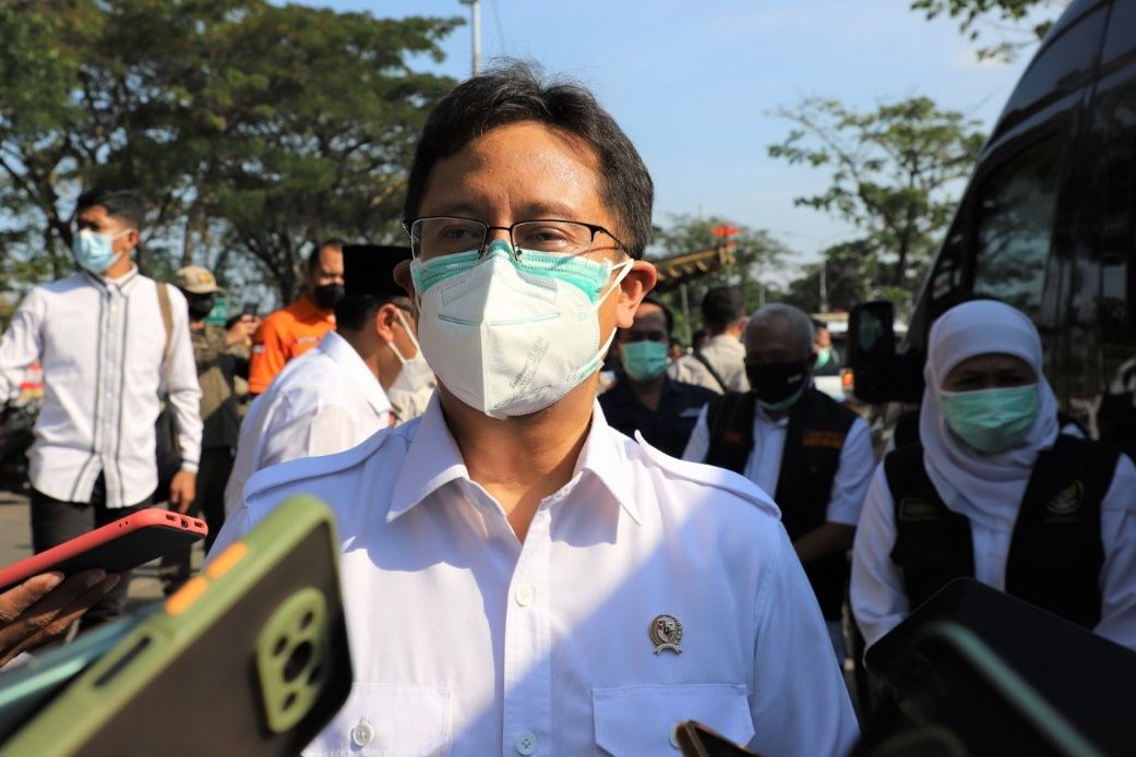 Tinjau Langsung Penyekatan dan Tes Rapid Antigen di Suramadu, Menkes: Pakai Masker Itu Nomor Satu!