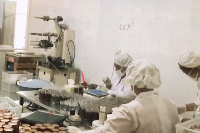 UMKM Binaan SIG Ekspor 2.160 Sambal Kemasan Botol Ditengah Pandemi Covid-19