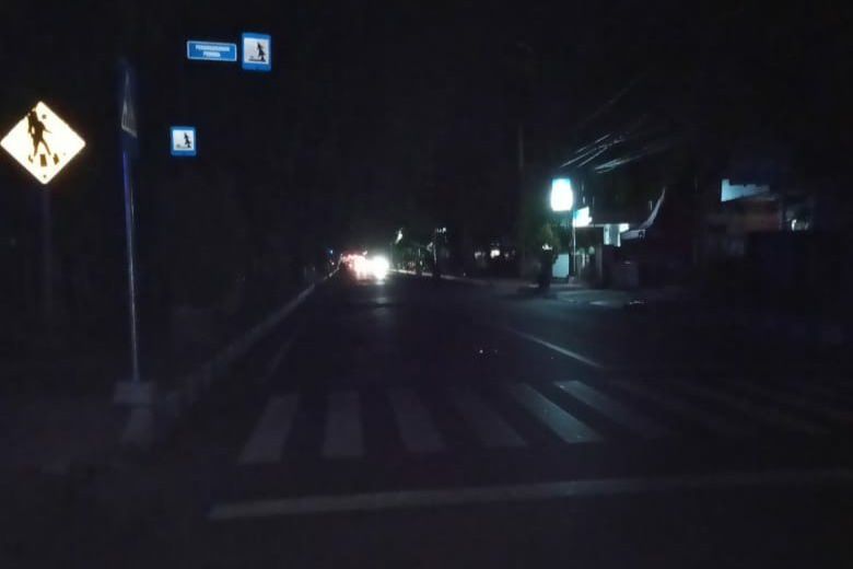 PPKM Darurat, Jalanan di Kota Probolinggo Disekat dan Lampu PJU Dipadamkan