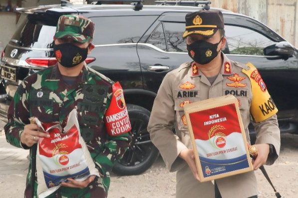 PPKM Darurat, Polres dan Kodim Gresik Distribusikan 52 Ton Beras