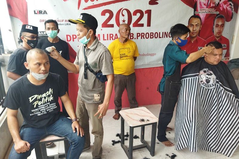 Hasan-Tantri Ditangkap KPK, Pegiat antikorupsi Probolinggo Cukur Gundul