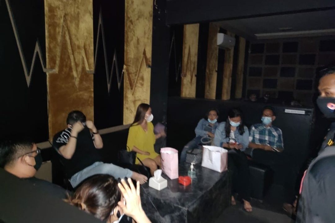 Kelabui Petugas, Tempat Hiburan di Kalibokor Surabaya Disegel