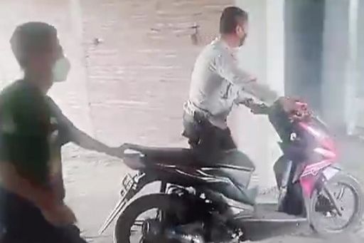 Warga Probolinggo Temukan Motor Curian di Bangunan Kosong