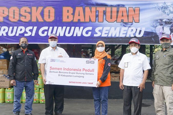 SIG Bantu Sembako dan Perlengkapan Tidur untuk Korban Erupsi Semeru