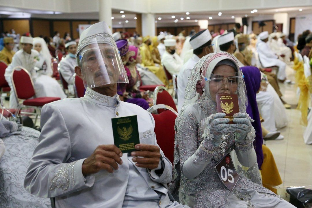 105 Pasangan Pengantin di Surabaya Ikuti Nikah Massal