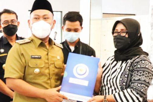 UMKM di Gresik Terima Sertifikat HACCP, IKI dan CKIB dari KKP