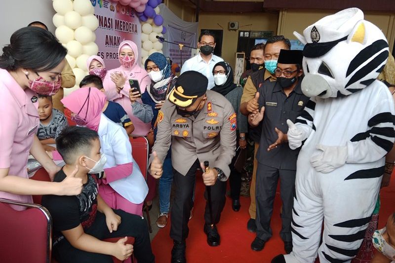Tarik Minat Vaksinasi Anak, Mapolres Probolinggo Buat Wahana Bermain