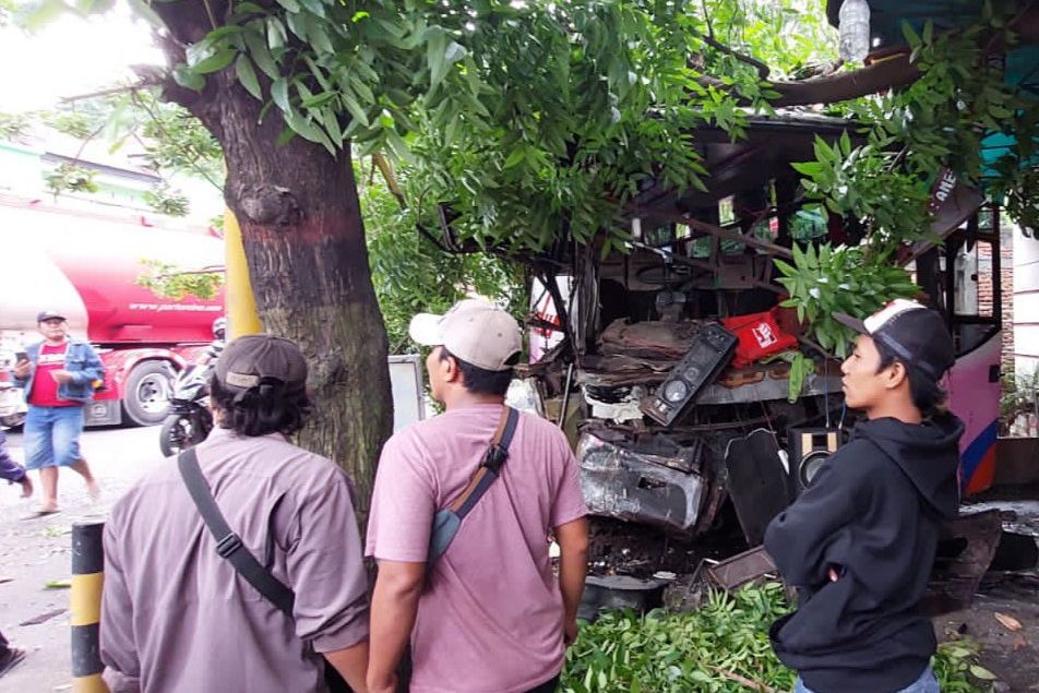 Kecelakaan Beruntun di Pusat Kota Probolinggo Libatkan Tujuh Kendaraan