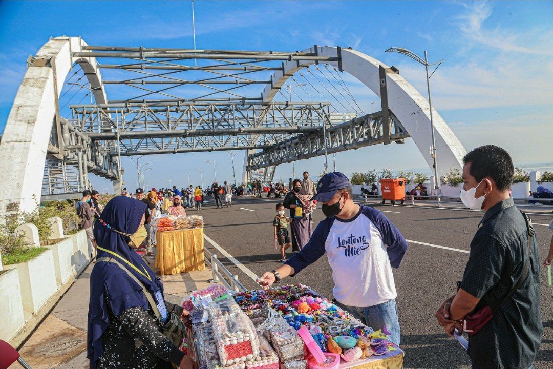 Jembatan Suroboyo Uji Coba Dibuka, UMKM Dilibatkan Jual Produk