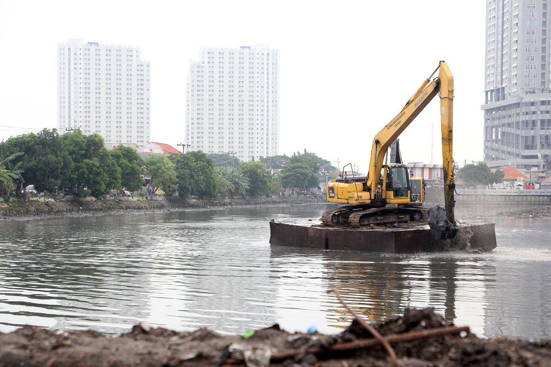 Atasi Genangan Air, <em>Bozem</em> Kalidami dan Sungai Kalimas Surabaya Dikeruk