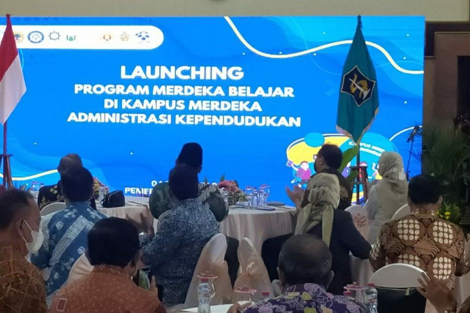 Mahasiswa Sembilan Perguruan Tinggi Ikut MBKM Adminduk Surabaya