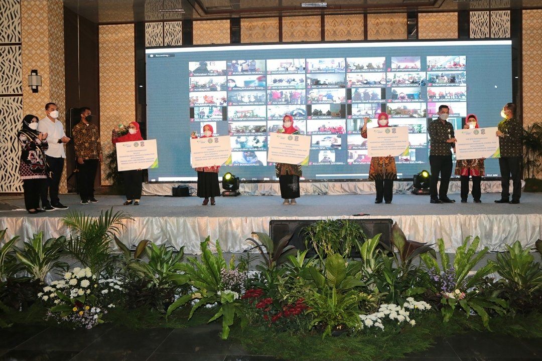 Bunda PAUD Surabaya Dilatih <em>Public</em> <em>Speaking</em> hingga Mendongeng