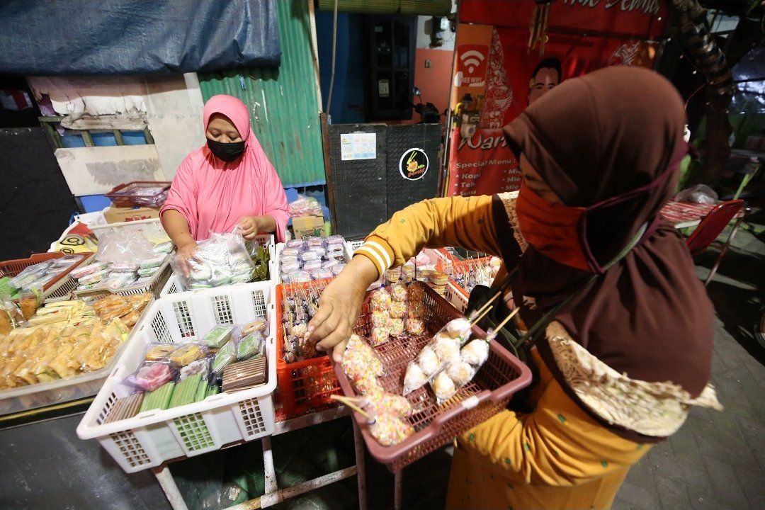 Kampung Kue Surabaya Kembali Bergeliat, Omzet Rp15 Juta per Hari